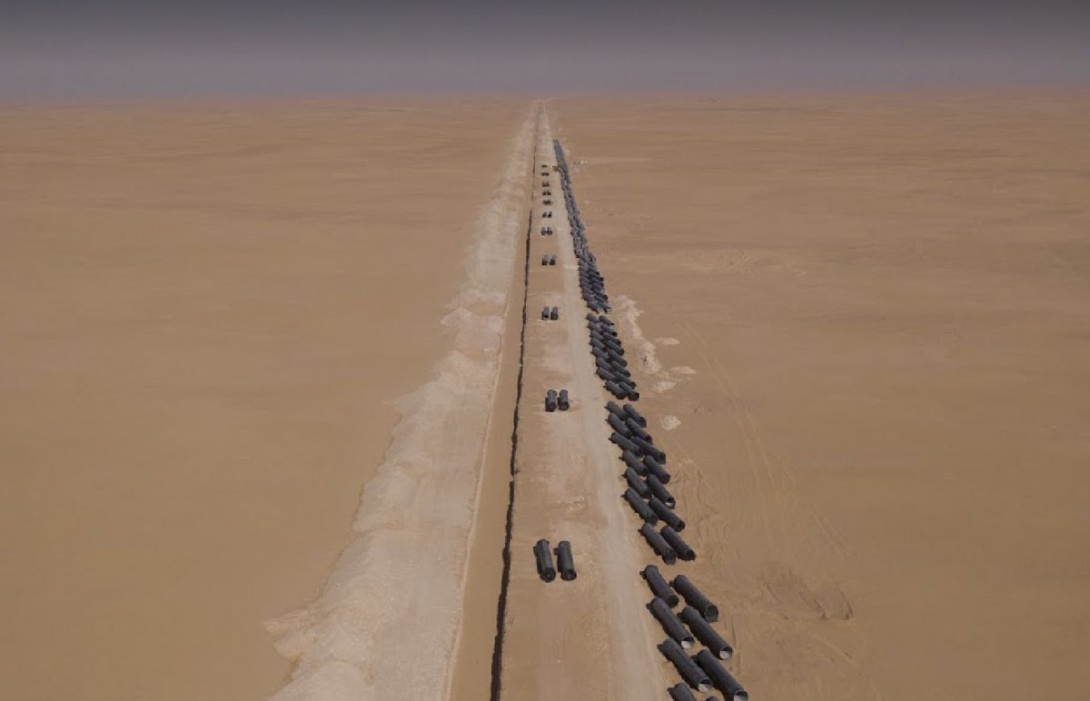 SaudiProject's tweet photo. في منظر مُذهل أنابيب تحلية مياه البحر تشق صحراء المملكة ممتدةً من شرقها وغربها .. 

لتصل المياه مختلف مناطق المملكة موفرةً أكثر من 5.9 مليون م٣ يوميًا من المياه المحلاة كأكبر بلد في العالم في تحلية المياه 🇸🇦 https://t.co/Bkm6Lx5332