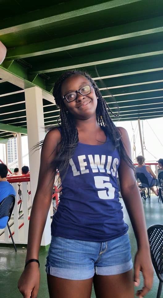 desireerl78's tweet image. Countdown to 18! #11moredays #almost18 #middlechild #onlygirl #senior2021