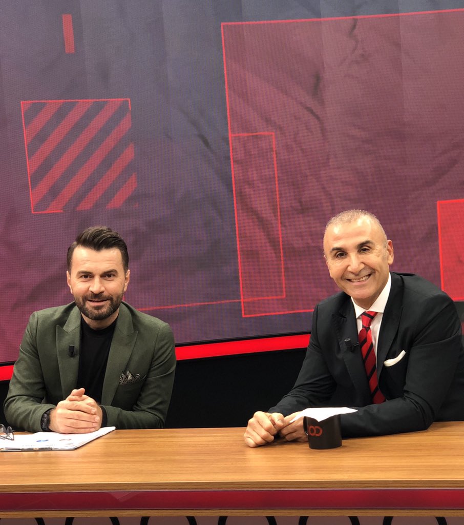 uzunabdurrahman's tweet photo. Yerimizi aldık, muhabbete hazırlandık.

Sizin için de canlı yayın linkini bıraktım dostlar. 
@tv100 

https://t.co/yOkwxdD8qY https://t.co/ZQhPZpayM6