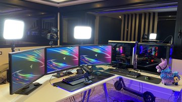 GASTON33040125's tweet photo. @Lokonazo01
 #SetUpLoko aca mi sert up con 3 monitores benQ zowi 244HZ Teclado Gamer Corsair mause logitech de juego microfono blue yeti azul Mousepad Rgb Teclado Gamer Noganet Nkb-hybrid Qwerty Teclado Mecanico Steelseries Apex espero que te guste https://t.co/o50recSEec