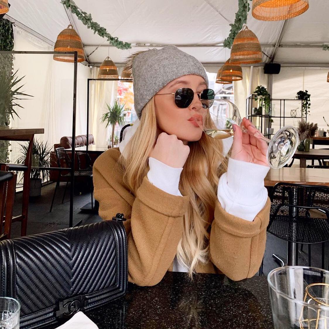 Check out that weekend forecast! ☀️ 
Enjoy comfortable outdoor dining on one of many Preston Street patios, like the heated, tented and well lit patio at <a href="/matiottawa/">Mati</a>! (Who's ready for indoor dining to return this Saturday? 🤚)

📷 by @ carterrelliott