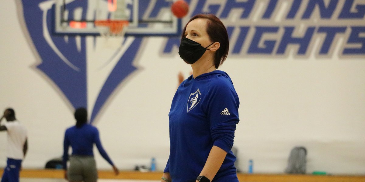 "Staying in the game while staying at home"

#LynnWBK's @CoachHuddLynn, administrators and coaches continue to find ways to keep student-athletes engaged on and off the playing surface while competition remains on hold. #Lynning 
 
READ: cutt.ly/kgGySxg