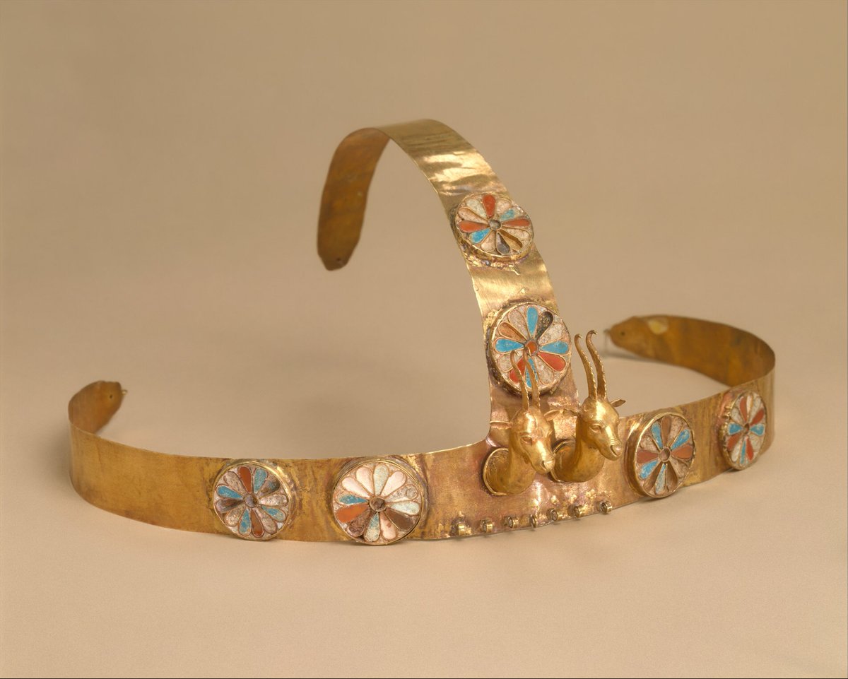 During the First Dynasty, ancient Egyptians were making silver and gold jewelry with solid semiprecious stones. The art of goldsmithing reached its peak in the Middle Kingdom, here Egyptians mastered the skills and technical methods in making jewelry pieces with precious metals.
