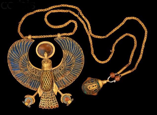 Ancient Egyptians loved jewelry, besides being beautiful items, jewelry had religious and magical purposes, and also due to the hot and dry climate, most of Egyptians wore clothing that was simple and light,so wearing jewelry was a way to display their wealth and status.