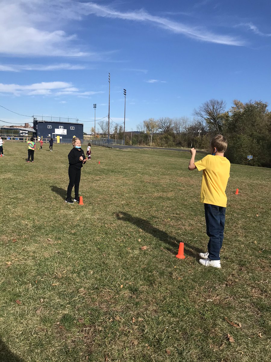 principalvsgs's tweet photo. Great day to be @VSGS2nd grade PE CLASS playing rock,paper, scissors olympics! https://t.co/oL09OV2SlE