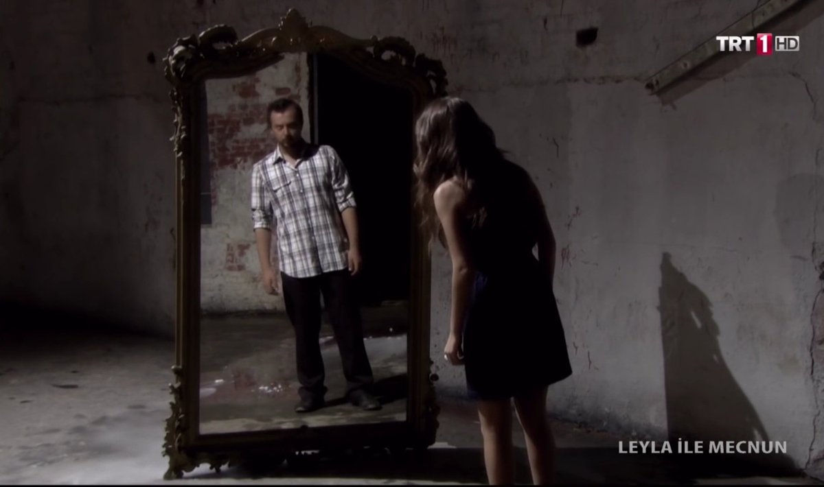 Ben zaten ne zaman aynaya baksam, seni görüyorum ki karşımda...