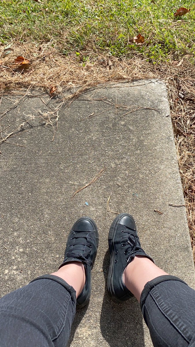 Ms_WentznKinder's tweet photo. Enjoying the 72 degrees in all black! #whotoldyounovemberwascold #ncweather https://t.co/3P0UZeOnE1