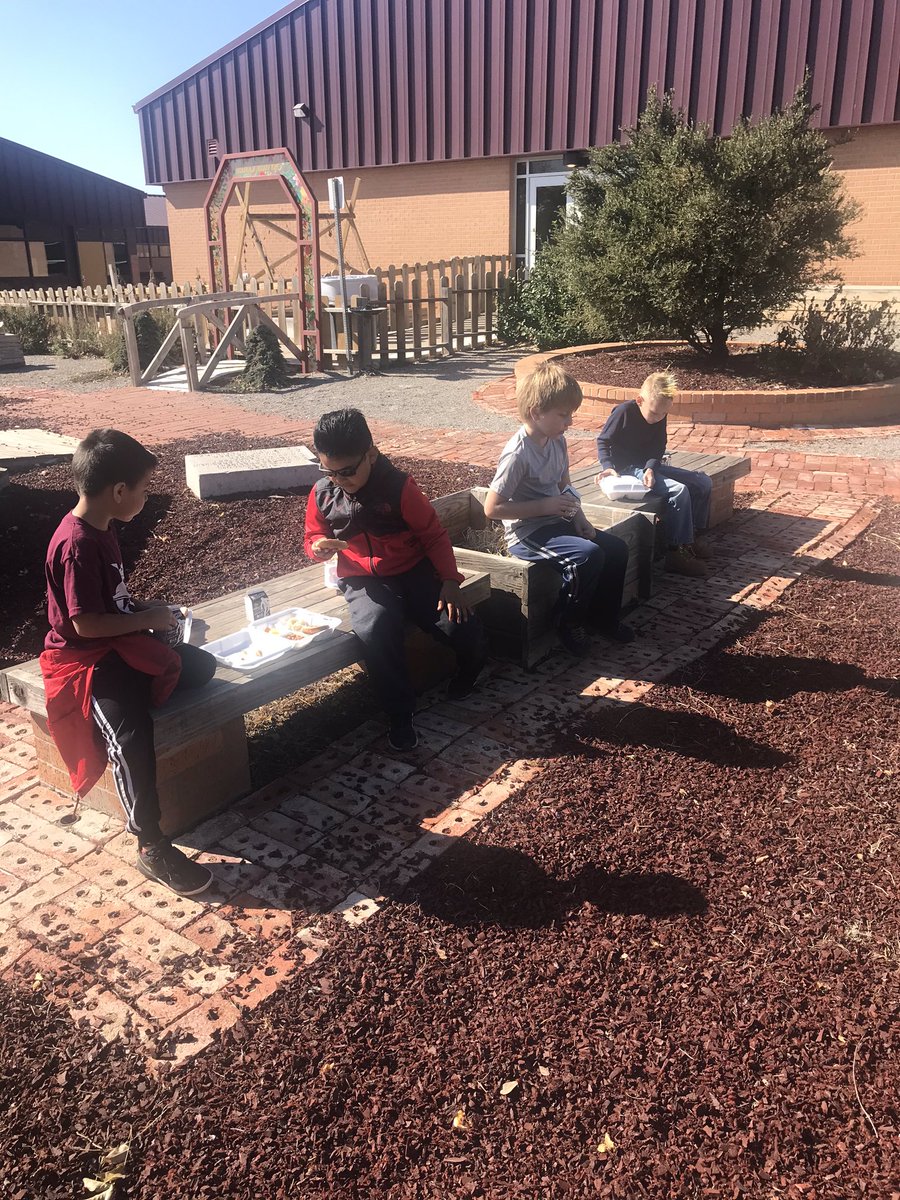 Neskstephens's tweet photo. Bon appétit!  #cpsreds  #nes123 https://t.co/dGKkhswMI2