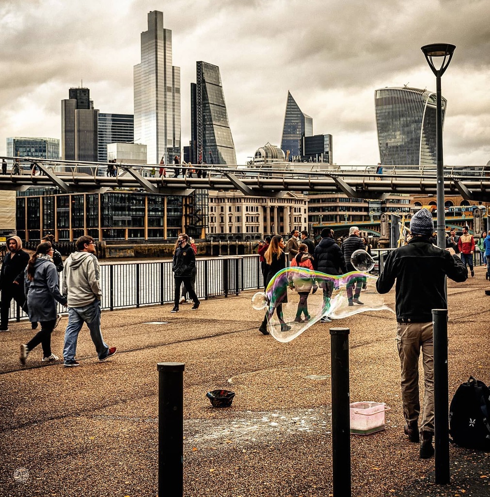 _AP_Photo_'s tweet photo. Go where you feel most alive 🚶🏽‍♂️
Stay safe during Lockdown 2.0
📍Bankside
.
.
.
#LondonNature #London #thisislondon #londonlife #londonlover #ldn #prettycitylondon #communityfirst #visitlondon #uk #london4all #ig_london #igerslondon #londoncity #londont… https://t.co/iuMEcCe9eM https://t.co/dgUnTnK1mS