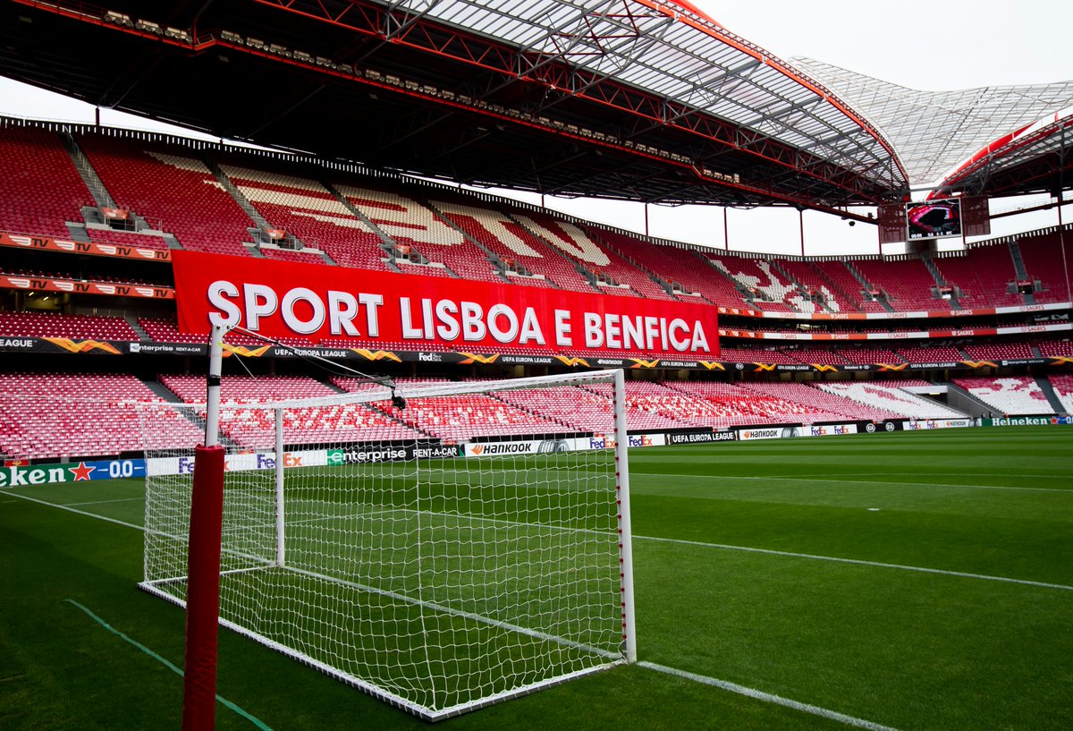 RFC_Youth's tweet photo. 👏 Ciaran Dickson on the bench for tonight's #UEL match at The Estádio da Luz. https://t.co/My7g661zSQ
