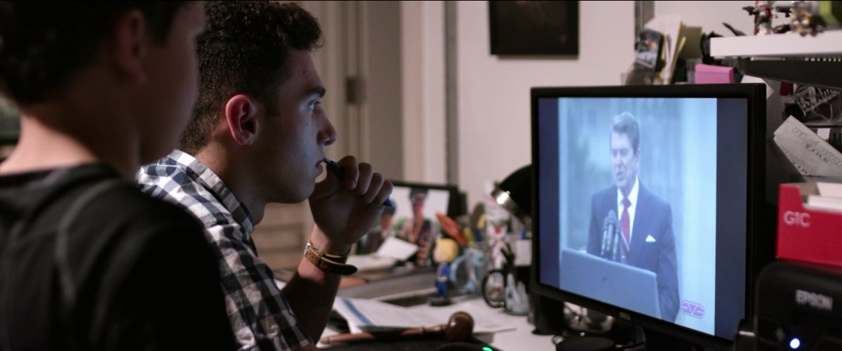 𝗕𝗢𝗬𝗦 𝗦𝗧𝗔𝗧𝗘 (Amanda McBaine, Jesse Moss)𝘈𝘱𝘱𝘭𝘦 𝘛𝘝+Burning relevance. Testosterone politics and empty slogans. Conviction vs compromise. Plenty of yelling, even more acne. Watch out for this lot in 2048. Maybe hide.