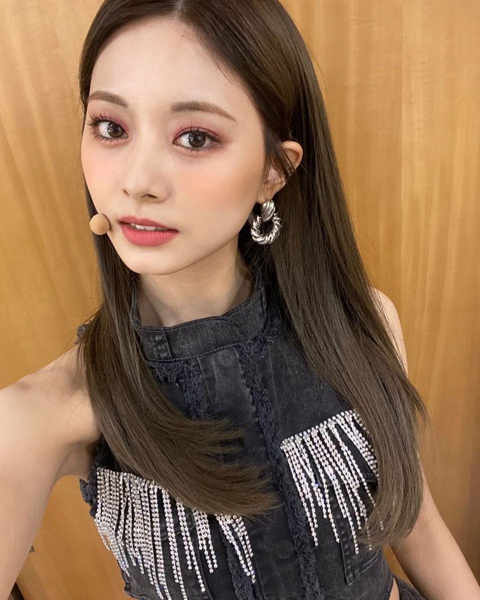 DC_TZUYU's tweet photo. [쯔스타❤] 3p

원스 오늘 엠카에서 1위 했습니다!!많이 응원해줘서 너무 고마워요💗✨
ONCE今天在MCOUNTDOWN上拿下一位了!!謝謝你們的支持❣️

https://t.co/Sujh9hwwFv

#TWICE #트와이스 #tzuyu #쯔위 #ICANTSTOPME https://t.co/0P0n714e7w