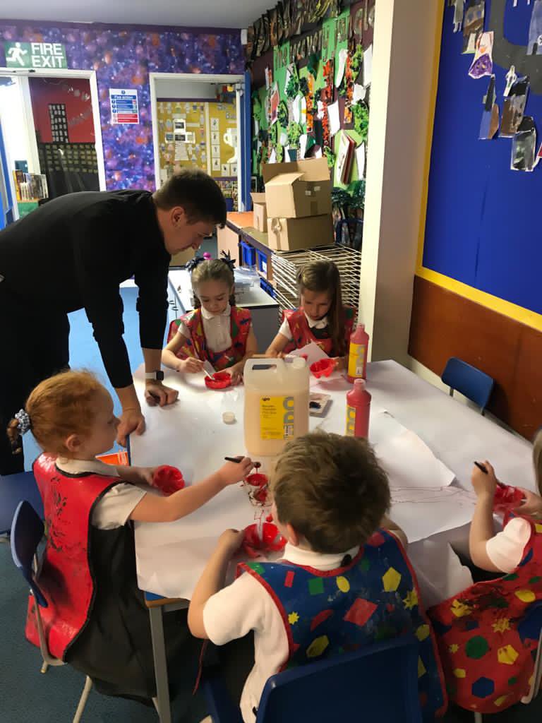 BaildonCE's tweet photo. Our Year 1 bubble have been enjoying making poppy crafts and learning about Remembrance Day. @PoppyLegion https://t.co/fZPFhsIF3Y