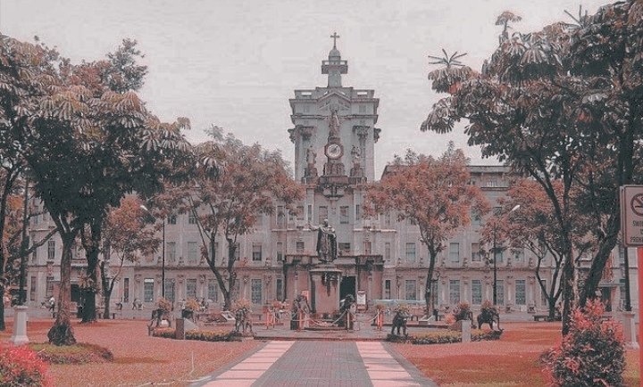 allurechan's tweet photo. TO ALL THE BOYS I'VE GHOSTED
— minho/chan x oc.

     Solace, after losing a bet, was dared by her friends to send an online survey with questions like “Kung hindi kita ghinost, magiging tayo kaya?” to all the boys she ghosted—including Castiel from Ateneo and Gavin from UP. https://t.co/xltdh0o2F9