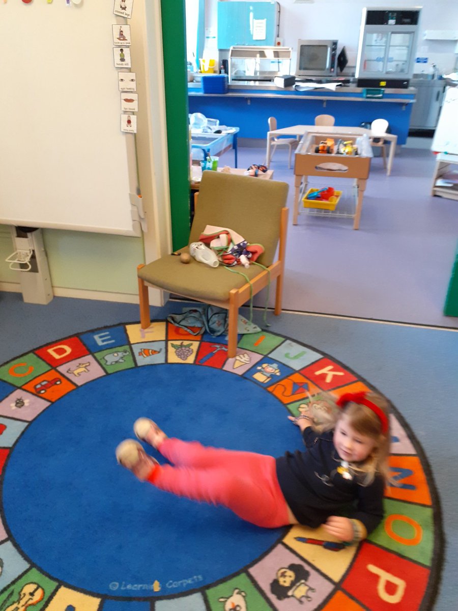 Saltoun_Primary's tweet photo. Nursery today discussed about keeping safe on fireworks night. We read the story of 'Francis the firefly' which learned us why we should not play with matches. We sang and acted out "StopDropRoll" #firesafetyandwellbeing #learningfromstories #acting https://t.co/a5KMe8LuOv
