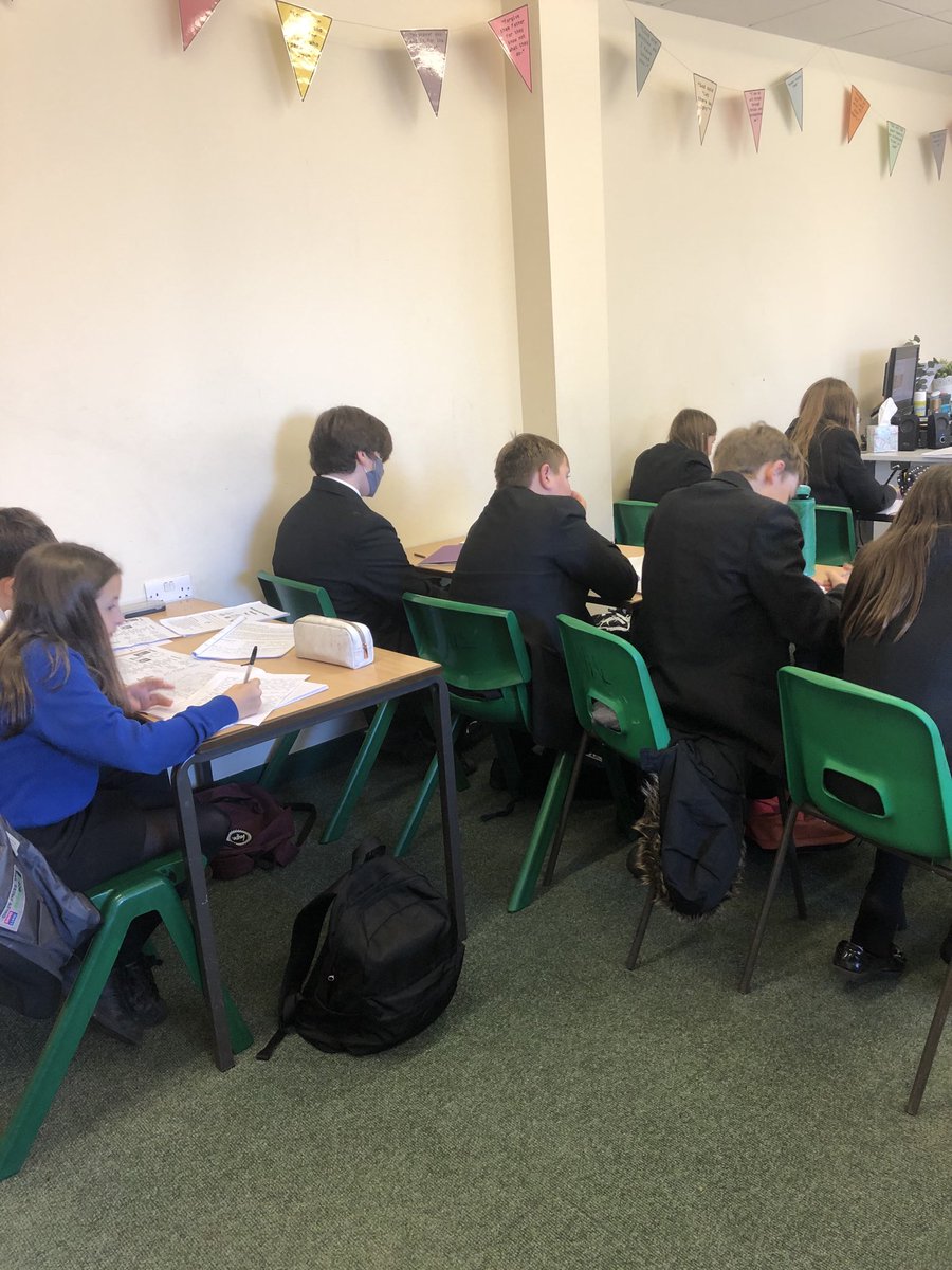 WhitmoreHighRS's tweet photo. The focus is unbelievable. So impressed with the standard of work being produced on the assessments. Great job 7TW! 👏🏼 ⁦@Whitmorehigh7⁩ https://t.co/uEeOYYWCHA