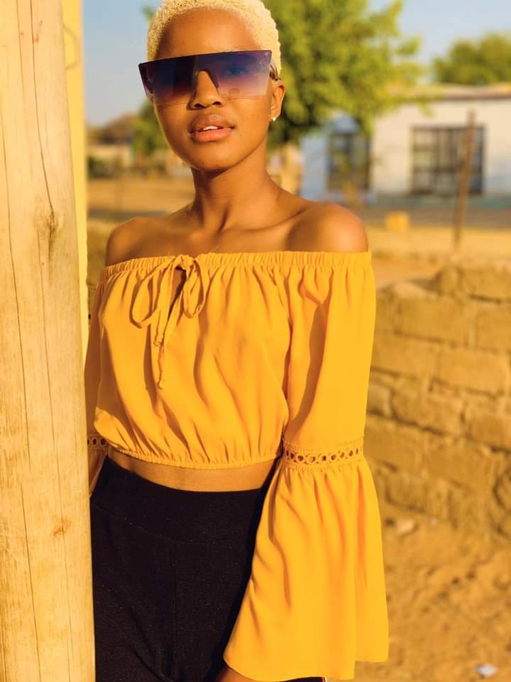 KaraboSeabela's tweet photo. #NdikhokheleRemix please help itumeleng phokoane reach her dreams for her first peagent she got mugged all her contest preparation money please help even if its R20 or a peagant dress .make a difference🙏 0670777870 capitec we will show you everything we bought 🙏 @zozitunzi https://t.co/yy2MXDyXCq