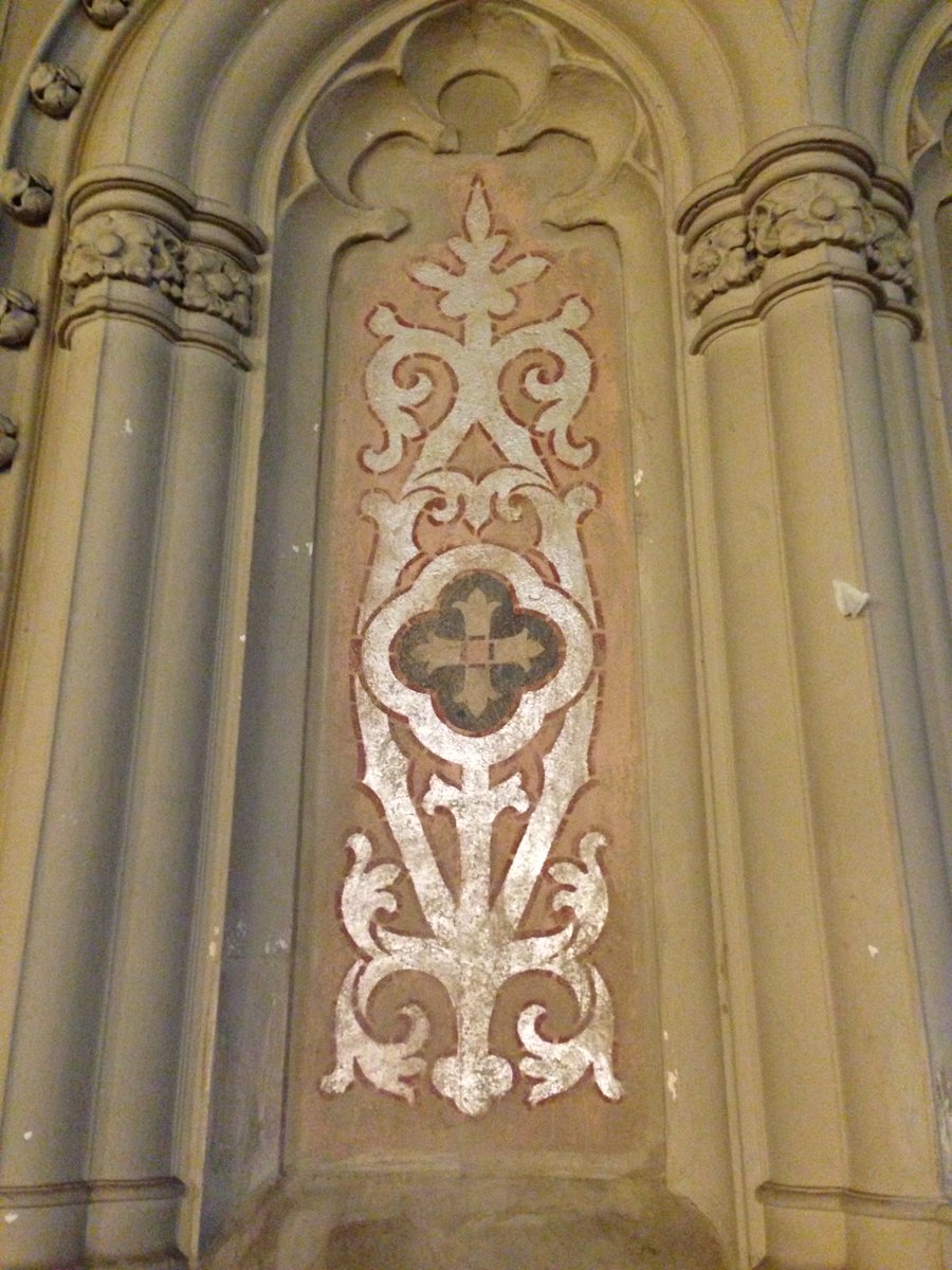 CLA_1976_'s tweet photo. What once was lost has now been found. The wonder of paint exposures never fails to amaze.
#HistoricPaintStudy #SoOverOverPaint #WhiteWashToWonder #SacredArt #SacredArchitecture #Preservation #Restoration #ArchitecturalArts #DecorativeArts #TraditionalArt #SacredSpaces https://t.co/kfqm2OrVe4