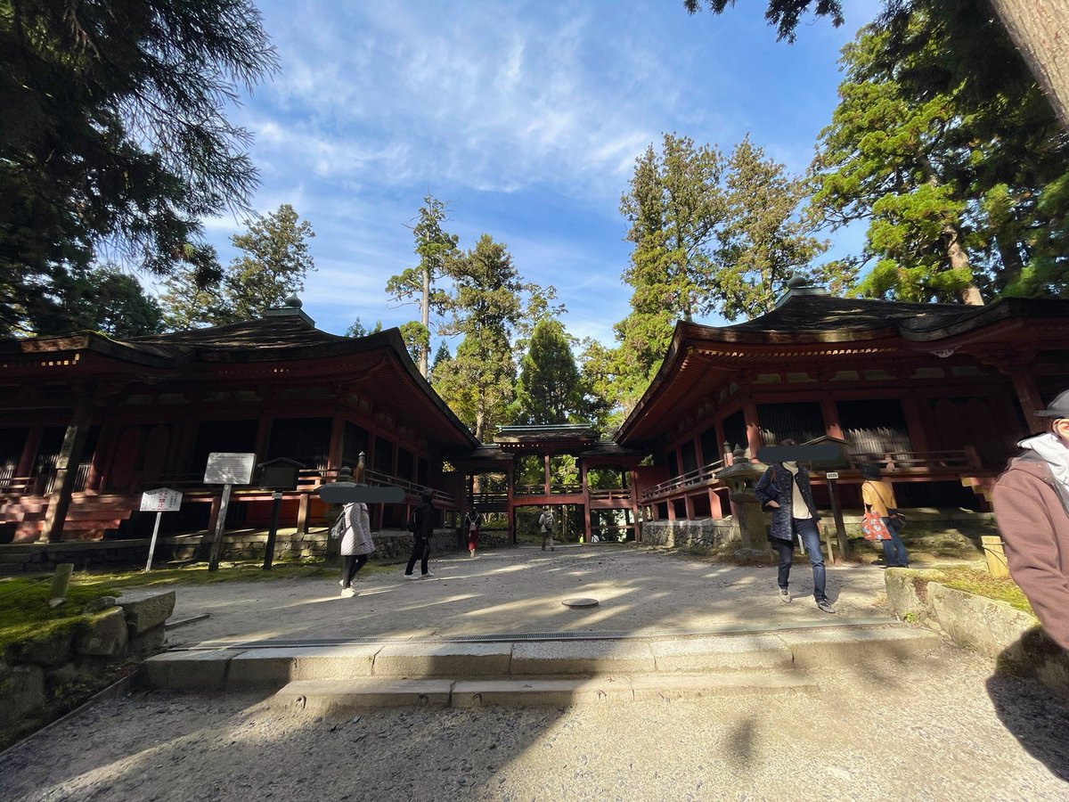 iedaV2's tweet photo. #比叡山 #延暦寺 の常行堂・法華堂のツインズ感、よかった！(通称 #にない堂)

２つでやっと機能する、って仕組みスゴい…！

ぼく的、注目ポイントは、その直前にあるお地蔵様ツインズ👯‍♂️(かわいい…&amp;ありがたみ… https://t.co/ZtCkETPKml