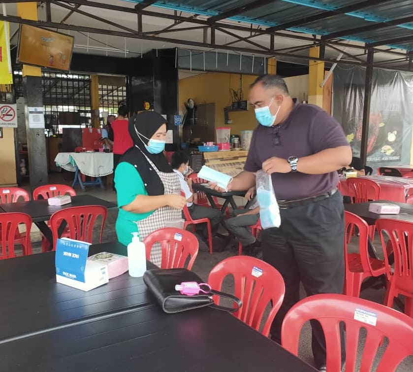 JapenKelantan's tweet photo. IOW MAPO KEMPEN ANTI PEMERDAGANGAN ORANG JABATAN PENERANGAN KELANTAN

🔹Bachok @PMRBachok

DUN Pantai Irama

05 November 2020 (Khamis)
4:00 petang
Restoran Selera Nelayan

#KomunikasiKita #bergheh
@azahar10920255 https://t.co/1D3E6vAFvM