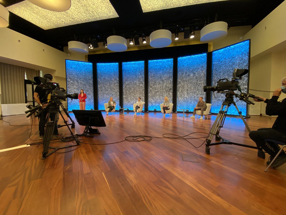 Jetzt am #SMF2020: Das Panel von JJS zum Thema #Tiktok - wie Medien das soziale Netzwerk nutzen können und wo die Gefahren, z.B. beim Datenschutz, liegen.