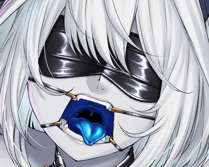 塗ってます...( ˘ω˘) 