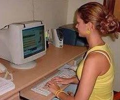 21someones's tweet photo. #ElectionResults2020 
Eu entrando no Twitter pela primeira vez pra ver se saiu o resultado // Eu entrando no Twitter pela 29932749ésima vez pra ver se saiu o resultado: https://t.co/9pzDP5GfCI