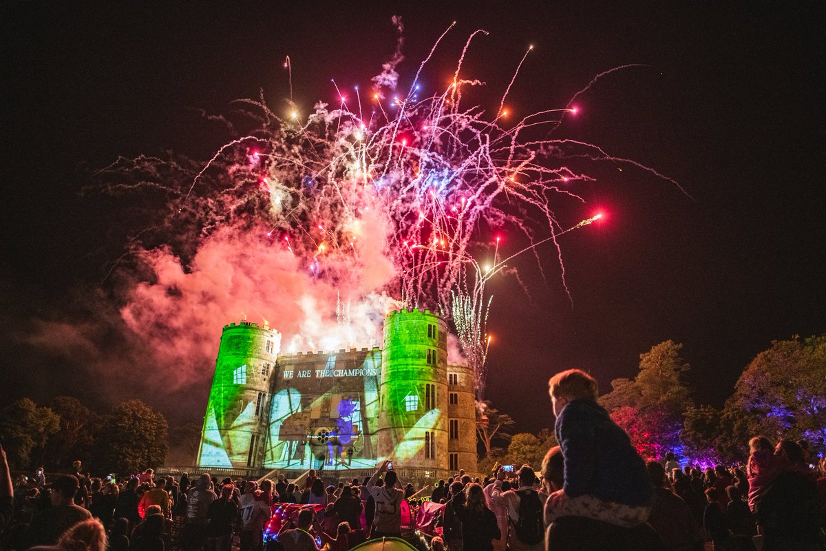 CampBestival's tweet photo. Have a safe and fun bonfire night! Can’t wait until we can all be together again to share another of our incredible epic fireworks finales engulfing the beautiful Lulworth Castle in a bath of sound, light, projections, fire and high drama 🏰🎆🎇🔥💫 https://t.co/qdfV6aouLy
