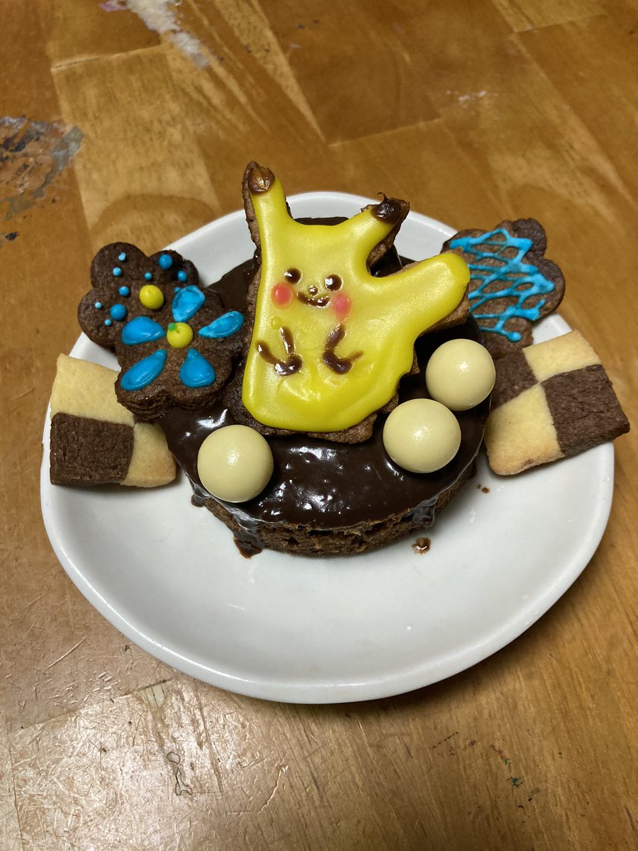 0kf326311's tweet photo. 今日は私の生誕祭ということでなつみからプレゼントもらったー！😆✨
手作りケーキのクオリティやばし…
しゅんしゅんもありがとうございます！ https://t.co/mjhqA7ZfI7