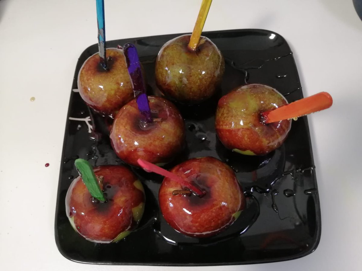CloverWardBDCFT's tweet photo. Getting ready for Bonfire Night on Clover Ward with these tasty treats! 🤤 ~ AR #BonfireNight2020 #homemade #mentalhealth https://t.co/nilfMtQtTA