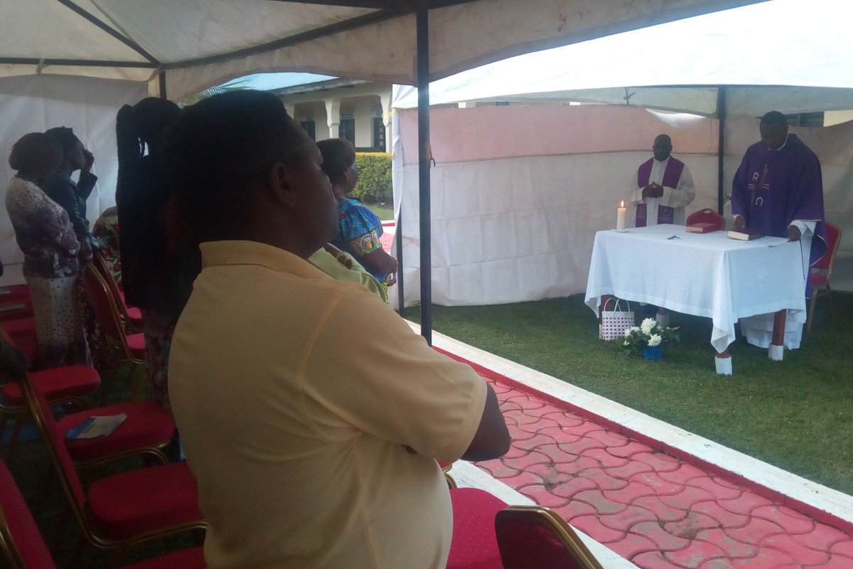 CMahagi's tweet photo. https://t.co/zNLDocwGQx
Caritas Développement Mahagi,Asbl : Une messe a été dite en mémoire des défunts https://t.co/AXX9X7j23j