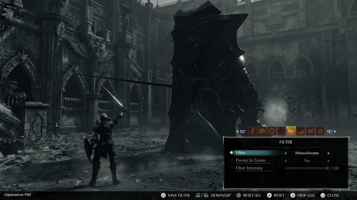 PS5WORLD's tweet photo. Se filtra también el modo foto de Demon Souls
Tendremos variedad de filtros, poses, la posibilidad de quitarle el caso al personaje y mucho más! https://t.co/P372vQ6fmh