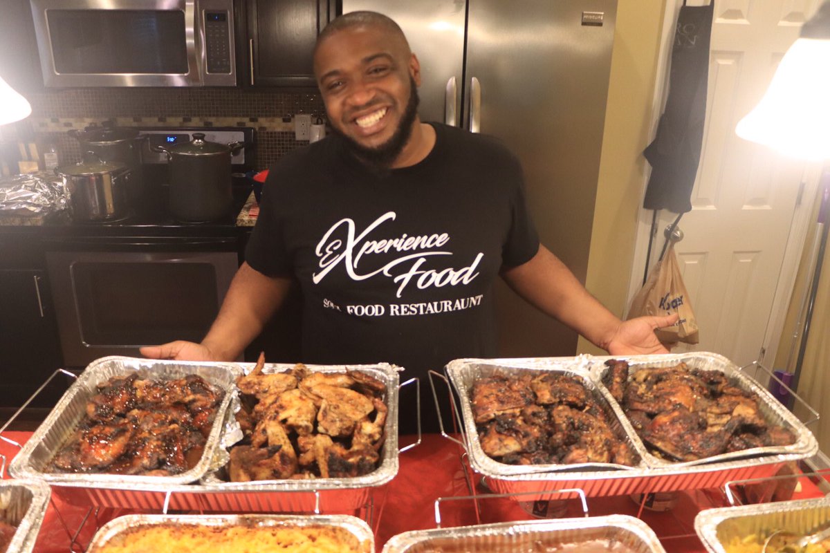 Food2Experience's tweet photo. If the people that make your food aren’t this happy then they shouldn’t be making your food, Goodmorning!
#ExperienceFood👩🏾‍🍳 https://t.co/EVP923CrR9