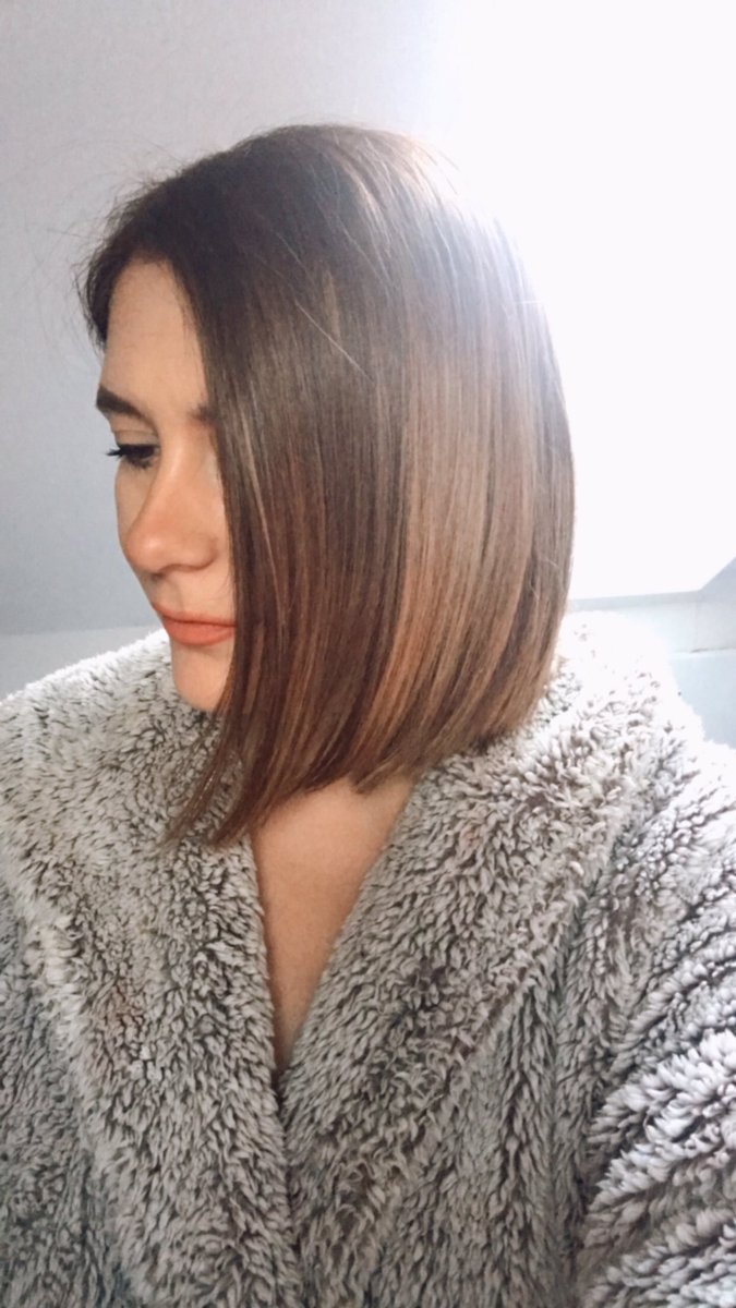 Oooh she’s a brunette now