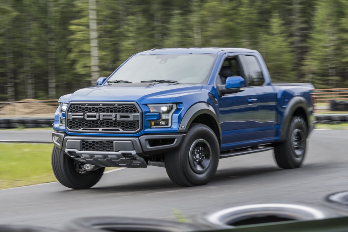FordAuthority's tweet photo. How The F-150 Raptor Compares To The GMC Hummer EV, Ram TRX https://t.co/YWHRXS1pjJ https://t.co/opJ6dgJr3U