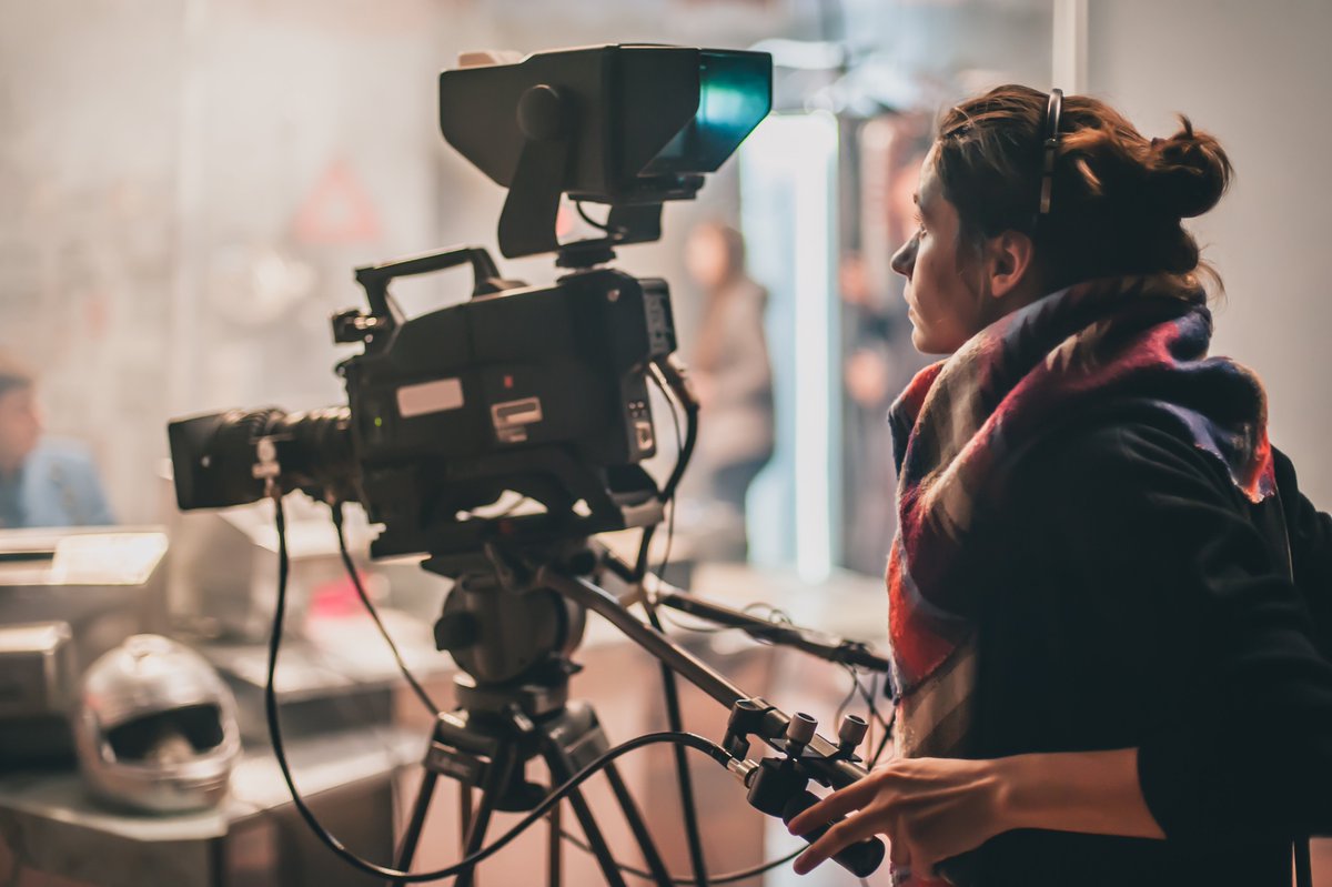 PHiveUK's tweet photo. #3rdAD required for a #BBC pilot on 13th Nov &amp; then the 16th - 20th Nov. This role is #Glasgow based. Must have 3rd AD, #ScriptedComedy &amp;, preferably, #Studio experience.

APPLY via #ProductionHive: https://t.co/StQnxnnE6k 

#TVJobs #TVJobsScotland #TVFreelancers #WorkInTV https://t.co/9844gzY5Tt