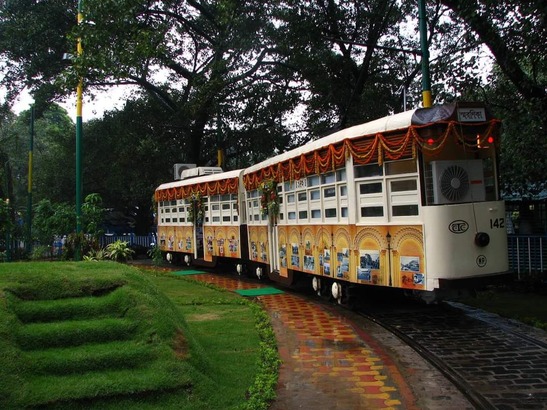 immersivetrails's tweet photo. #TramThursday 08 (1/4)
The Swaranika Tram museum was opened to the public in 2014, and was build up on a L class βHatigariβ tramcar, built in the early 40s, which carried passengers until it was converted into a staff car, and designated as SC5.
Info & photo: @_CTUA_ https://t.co/bbykOrvuof