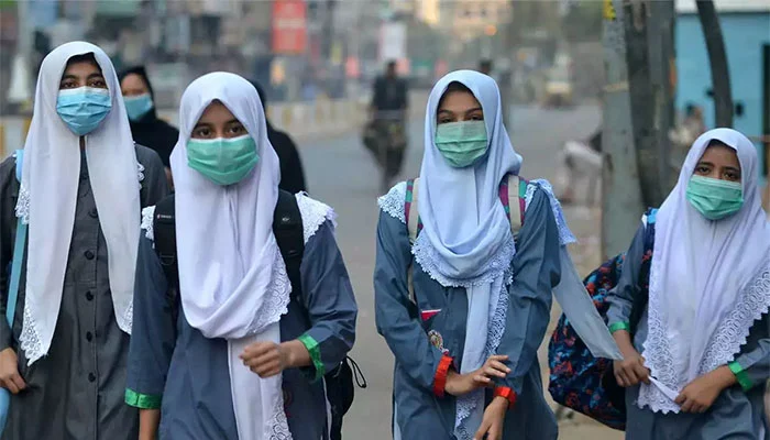To avoid the educational loss for students due to Coronavirus pandemic, all provincial ministers on Thursday has decided to not observe Winter vacations this year.  
#coronavirus #education #Pakistanischools #Pandemic vns-live.com/2020/11/05/no-…