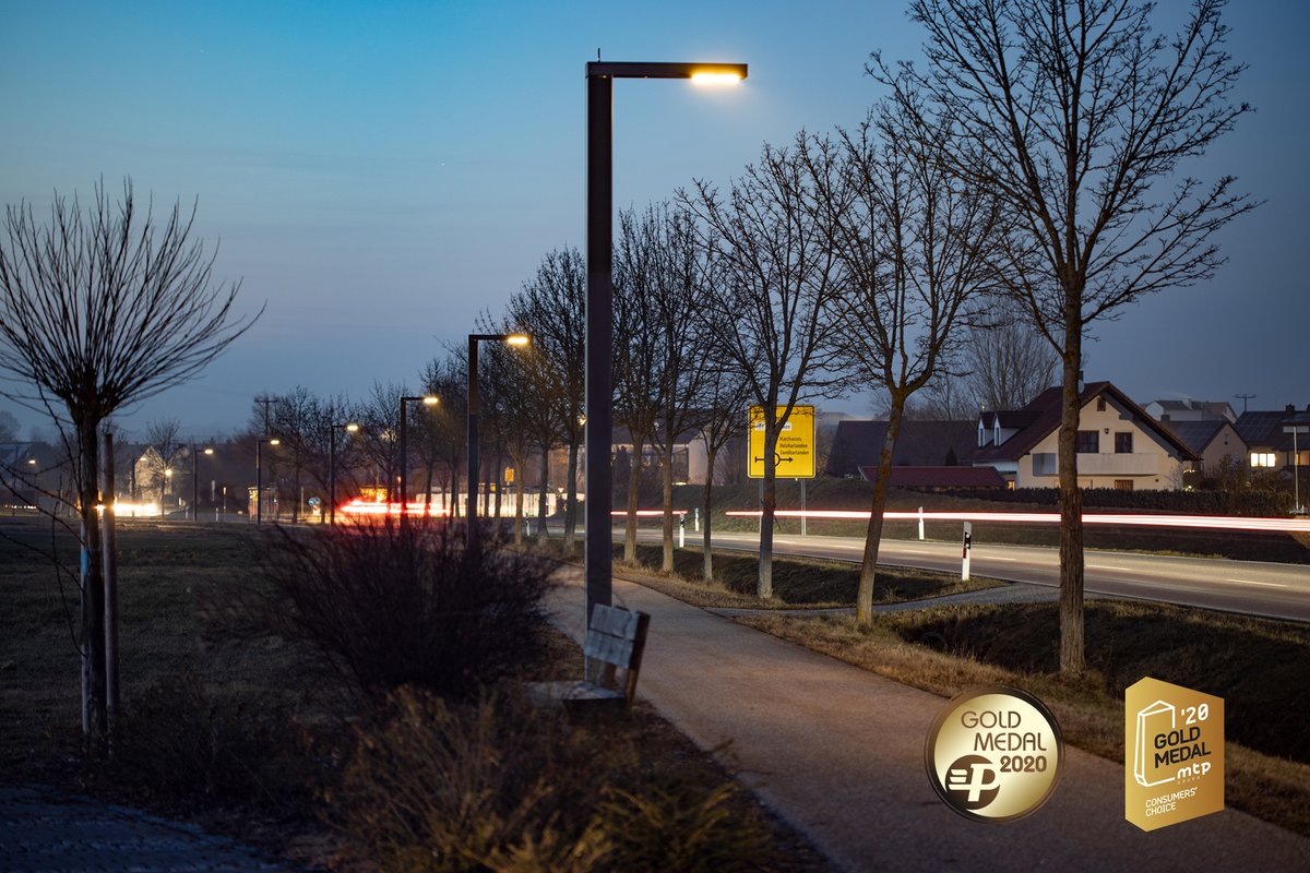 photinusAT's tweet photo. “GOLD MEDAL” &amp; “GOLD MEDAL CONSUMERS’ CHOICE” AUSZEICHNUNG

Die Solarleuchte merkur wurde mit doppeltem Gold ausgezeichnet!

Mehr Informationen zur Solarleuchte merkur unter https://t.co/zQxCm46YH6 https://t.co/4ntGCIHYtp