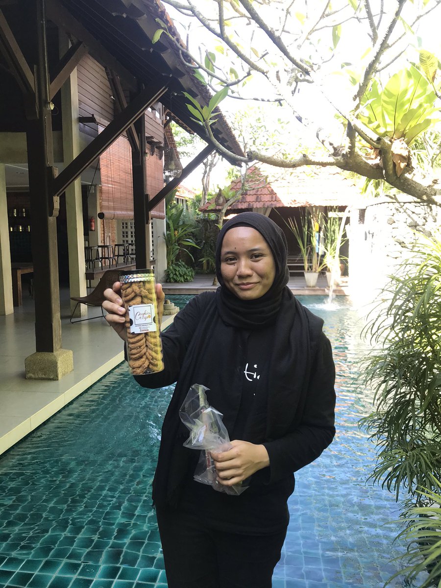 ItadoriYaa's tweet photo. Harini Cod Customer kita owner LimasTiga! Famous Homestay dekat Melaka. Thank you beli cookies kitaaa! #CookiesCelup #Cookies #Chocolate #Melaka https://t.co/ey2H0KfHPN