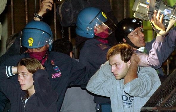 Anpinazionale's tweet image. "LA NOMINA A VICEQUESTORE DI DUE POLIZIOTTI CONDANNATI PER I FATTI DI GENOVA 2001 MINA LA CREDIBILITÀ DELLE ISTITUZIONI"

Leggi il comunicato della Segreteria nazionale ANPI:
anpi.it/articoli/2375/…