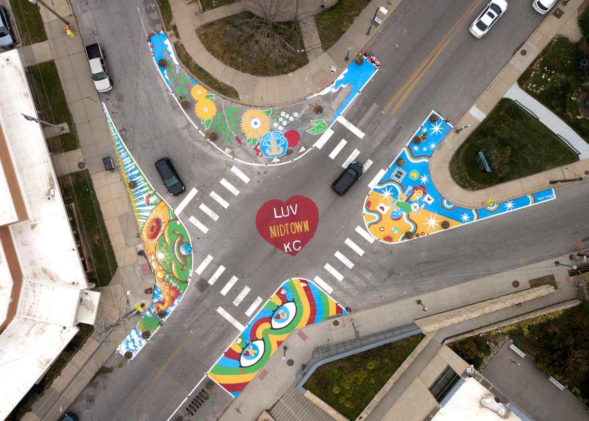 StreetSmartsDB's tweet photo. Before &amp; After of the Midtown Asphalt Art Project.

This intersection is now a vibrant work of art that also functions to provide a much safer intersection for all users! https://t.co/EAV290gbsJ