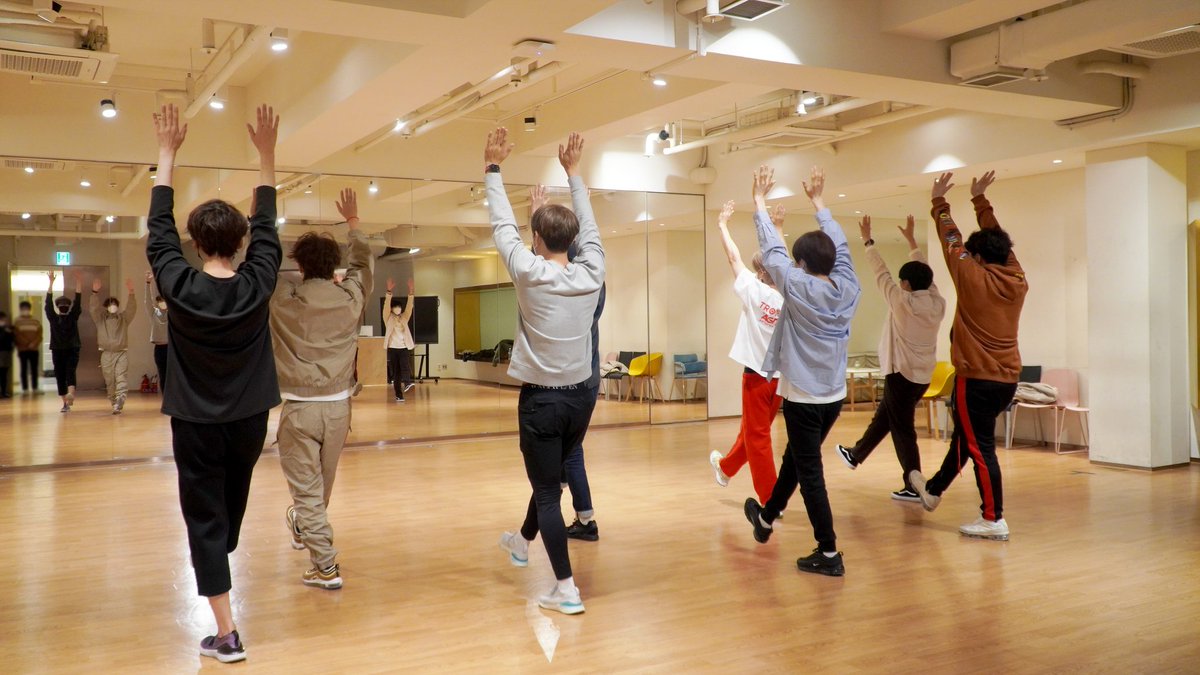 SJofficial tweet picture