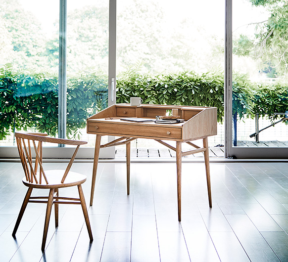 The elegant yet understated Shalstone desk will add a design led touch to your room and can sit comfortably in any #homeoffice, study or lounge.

Find out more at ercol.com/en-gb/home-off…

#ercol
