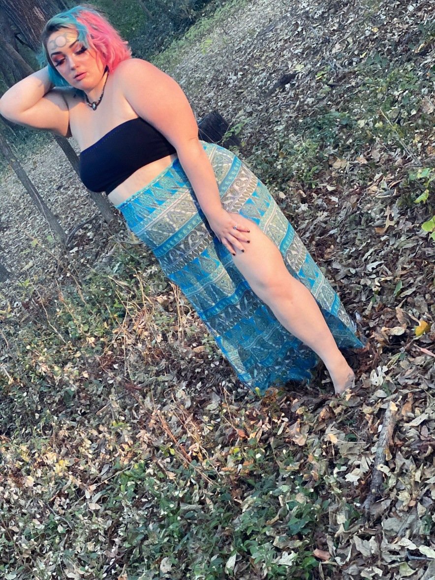 Lavenderrbaee's tweet photo. Been taking some time to get back to my spirituality and I feel the goddess energy growing within me, it's a beautiful feeling 💖🔮✨ https://t.co/zHCOpKZqtH