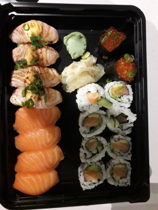 &iexcl; Buen provecho! 🍣 https://t.co/yjPfcNofhk<a href="/tag/cats"class="tags"><span>#cats</span></a><a href="/tag/blackisbeautiful"class="tags"><span>#blackisbeautiful</span></a><a href="/tag/catsoftwitter"class="tags"><span>#catsoftwitter</span></a><a href="/tag/black"class="tags"><span>#black</span></a>