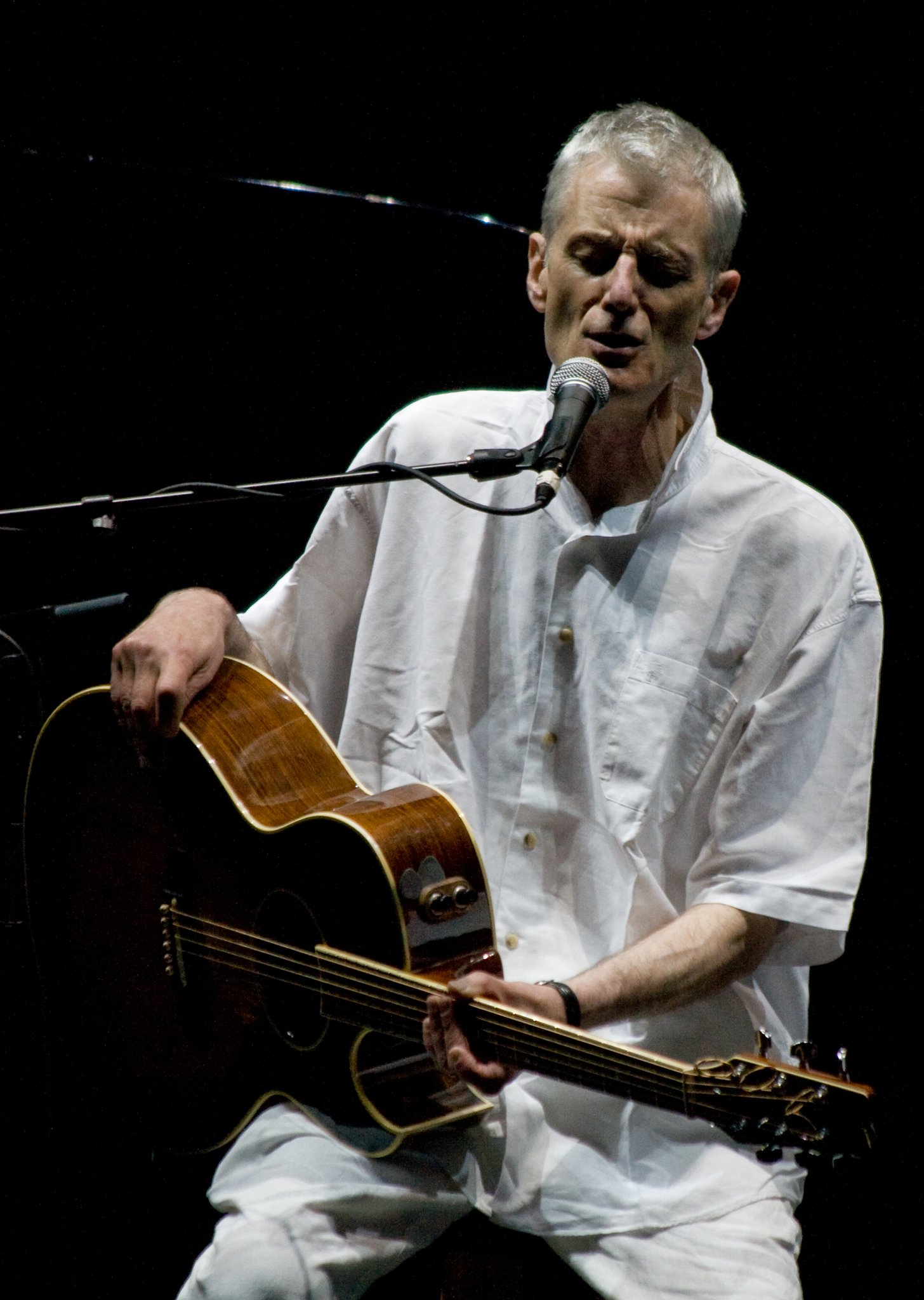 Please join us here at in wishing the one and only Peter Hammill a very Happy 72nd Birthday today  
