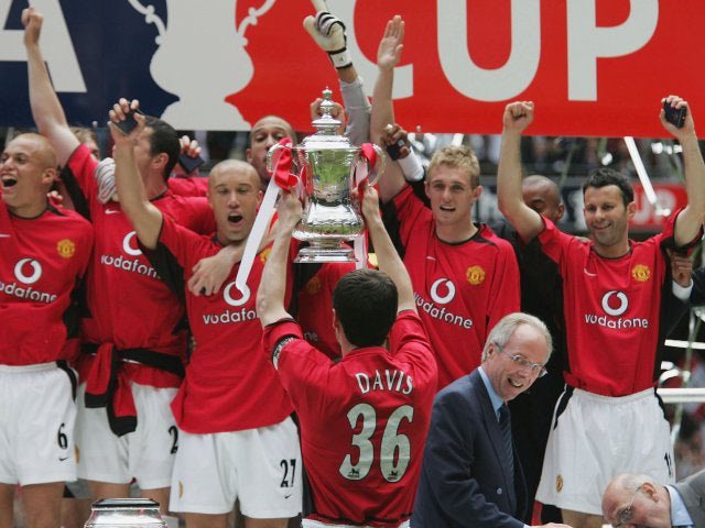 paulenglish1961's tweet photo. 5th November 2001 Jimmy Davies made his one appearance for United in the 4-0 league cup defeat at Arsenal. Jimmy was killed in a car crash on 9/8/2003 whilst on loan at Watford. He was just 21 years old. The reds all wore Davis shirts in tribute when picking up the cup in 2004. https://t.co/KHWZAH3MfG