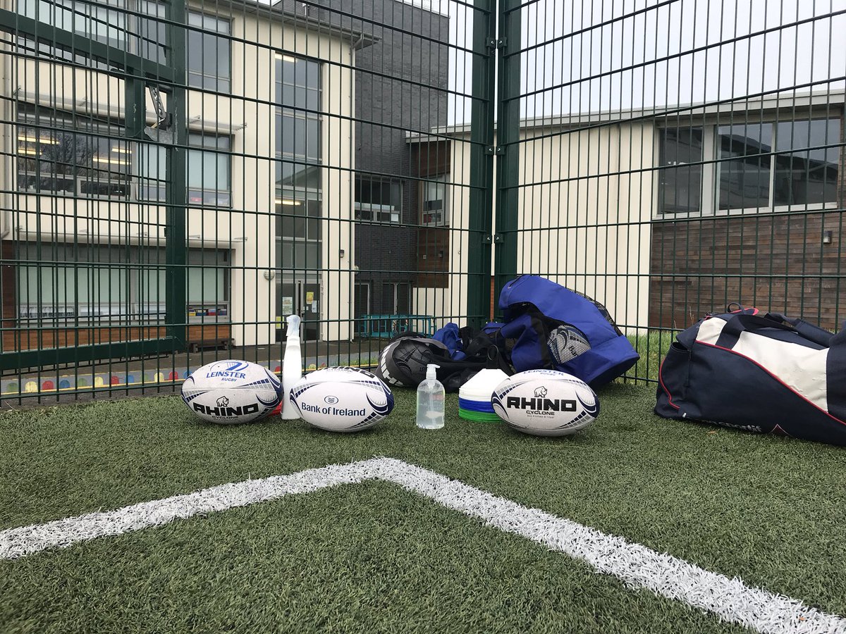 michaelcahill67's tweet photo. Fantastic to be back in Scoil Bhride Kill NS with the very enthusiastic 6th and 5th classes today - 1st of 6 sessions #CleanHands #Pods #WearAMask #Keepball #Gates #EndBall #TagRugby π @leinsterrugby @LeinsterBranch #FromTheGroundUp @NaasRFC π https://t.co/qYJa0YvN20