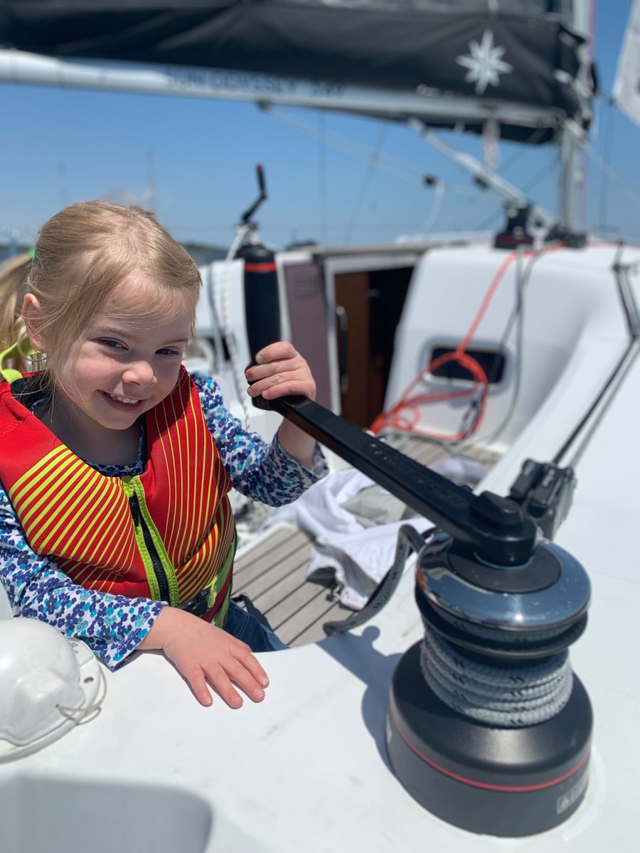 JeanneauAmerica's tweet photo. Escape from the everyday and get out on the water aboard the #SunOdyssey349: a high-performance cruiser, which can comfortably sleep six people! https://t.co/zj2clFj50I #so349 #jeanneau #jeanneau349 #jeanneausail #sailing #familysailing https://t.co/vAJP9rZbND